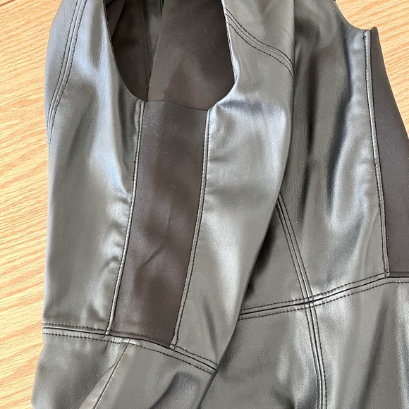 Reitman’s faux leather and suede dress with exposed zipper - Picture 8 of 8